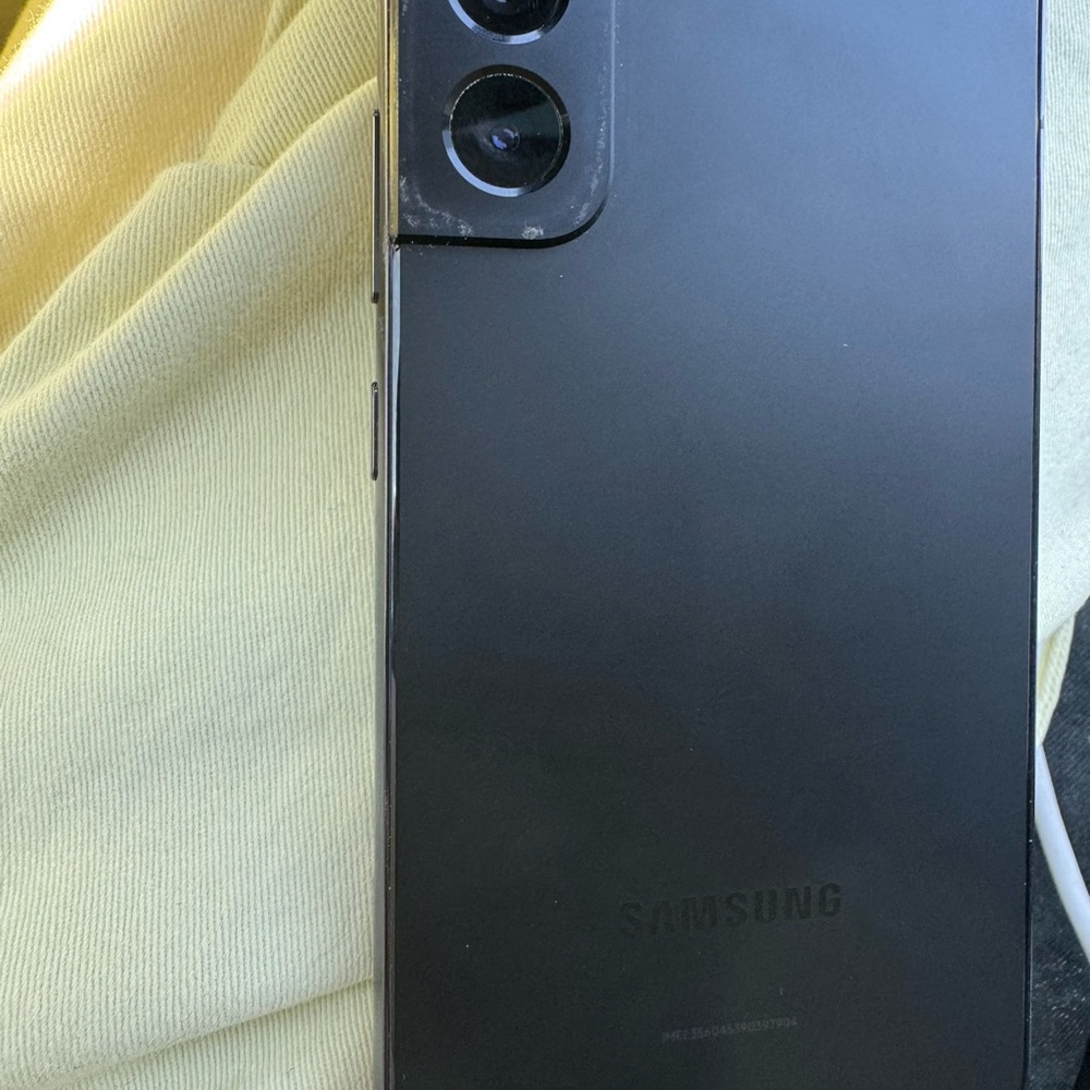 Samsung S22 Dual-Camera Black Smartphone